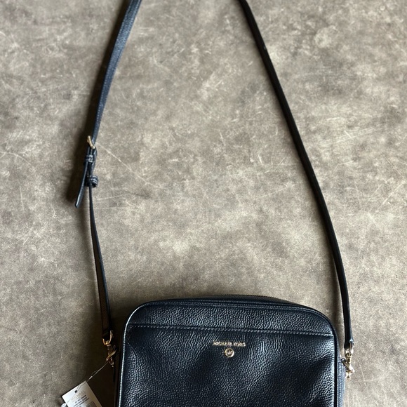 NWT Michael Kors Black Pebbled Leather Crossbody Bag NWT - Picture 1 of 8